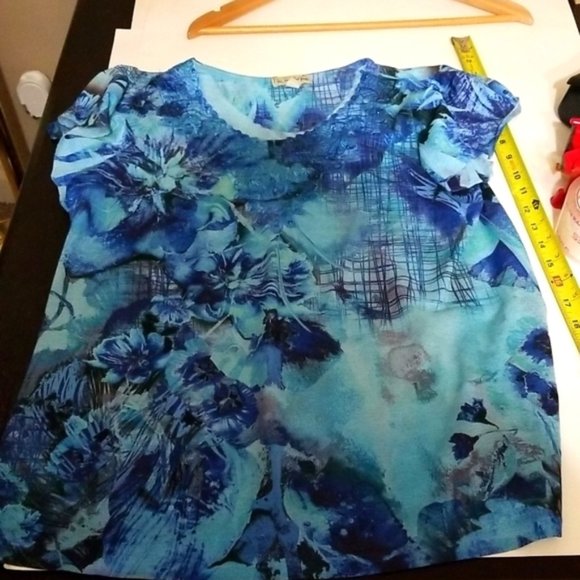 LIVE and let live top - Picture 1 of 6